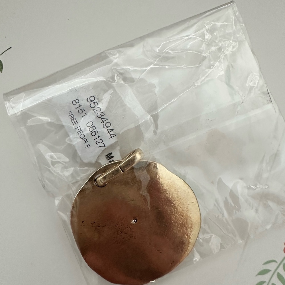 NWT Free People Gold Pegasus Pendant Bag Charm - Picture 6 of 6